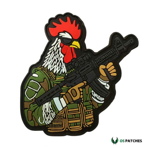 Parche PVC gallo táctico con rifle, gafas negras y uniforme militar airsoft