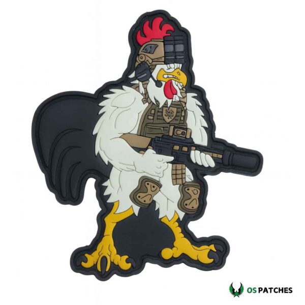 Parche PVC gallo táctico armado con rifle y equipo militar detallado resistente