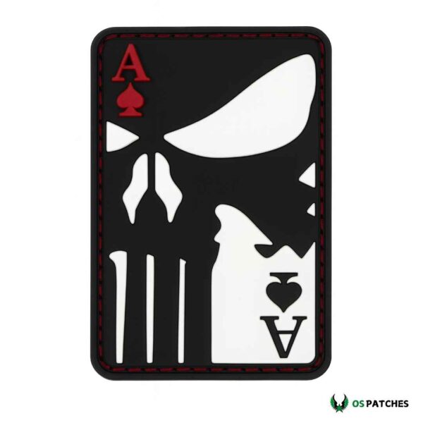Parche PVC carta As de picas con diseño calavera estilo Punisher.