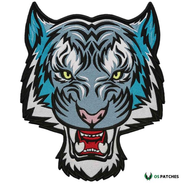 Parche bordado cabeza de tigre azul, estilo moderno, diseño llamativo.